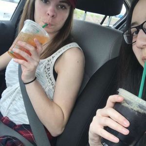 Meet your Posher, Chloe